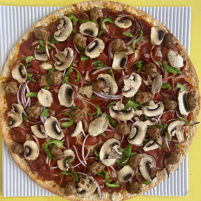 Deluxe Pizza.
